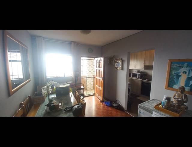 1.5 BEDROOM FLAT FOR SALE IN MORNINGSIDE